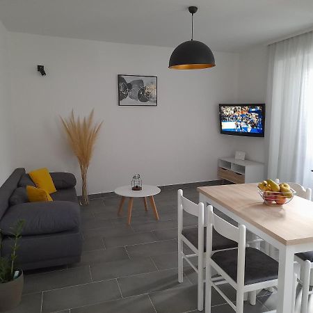 Apartman Mihaela Appartement Rab Town Buitenkant foto