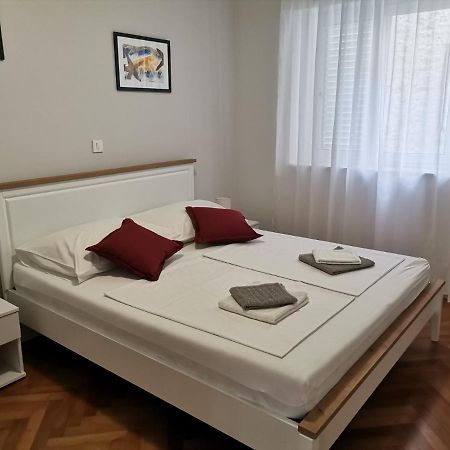 Apartman Mihaela Appartement Rab Town Buitenkant foto