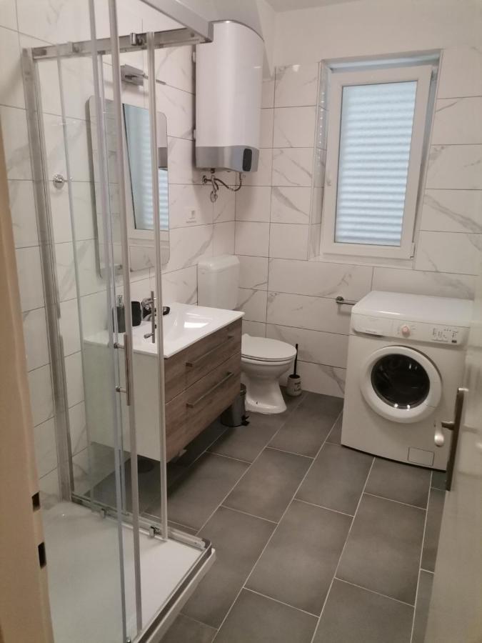 Apartman Mihaela Appartement Rab Town Buitenkant foto