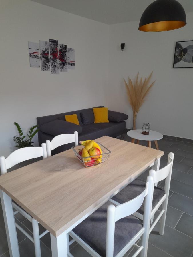 Apartman Mihaela Appartement Rab Town Buitenkant foto