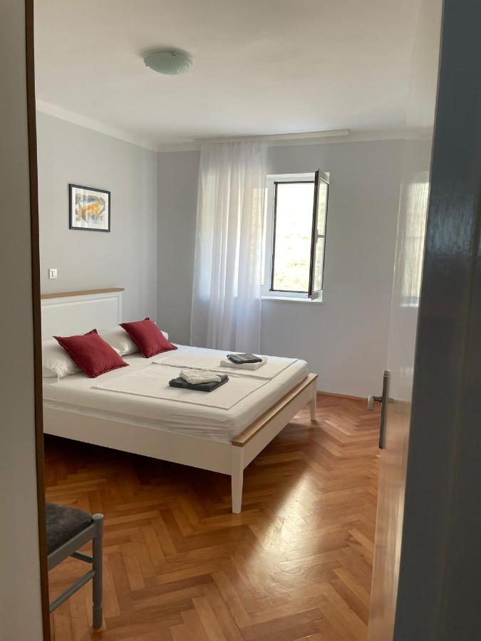 Apartman Mihaela Appartement Rab Town Buitenkant foto